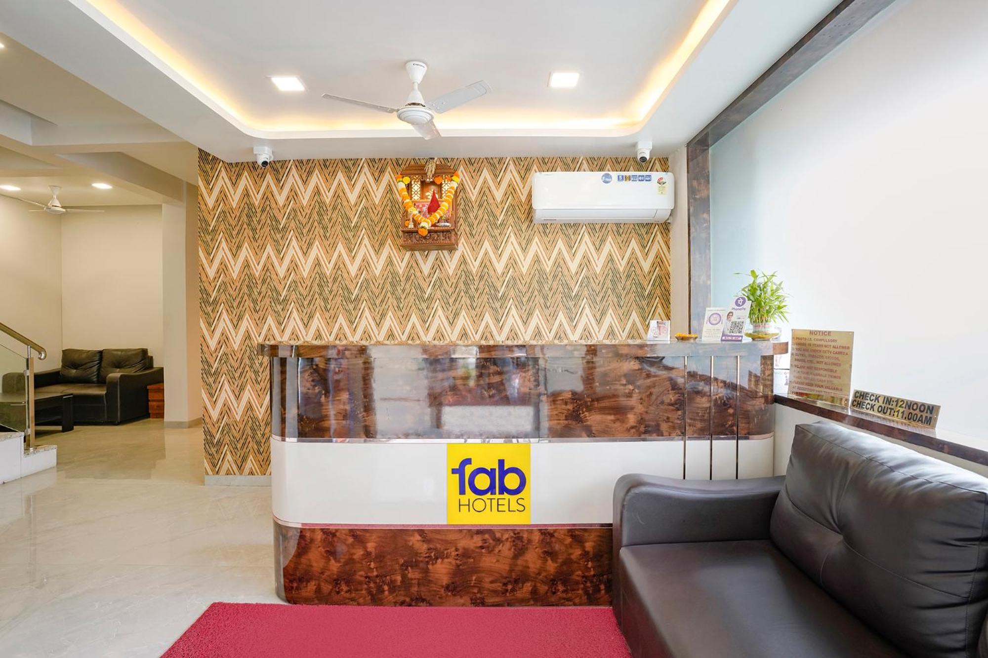 Fabhotel The Mint Мумбай Екстериор снимка
